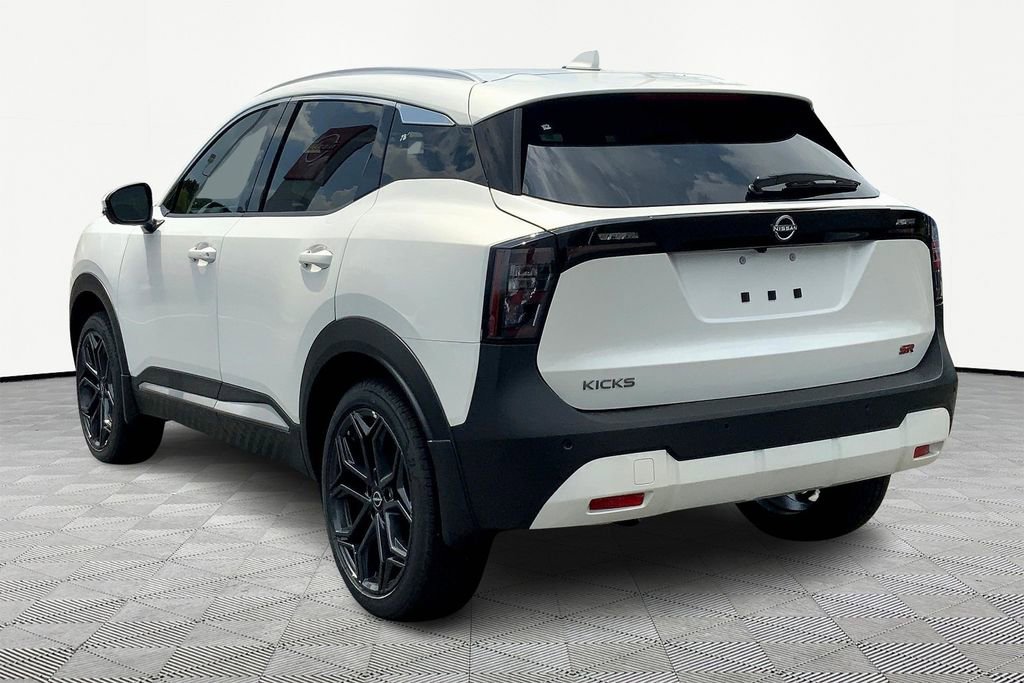 New 2025 Nissan Kicks SR image 3