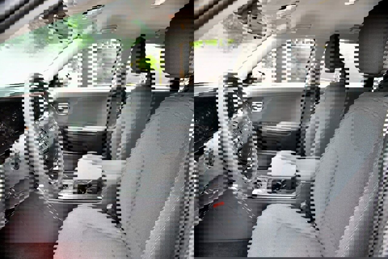 Used 2025 Kia K4 LXS image 7