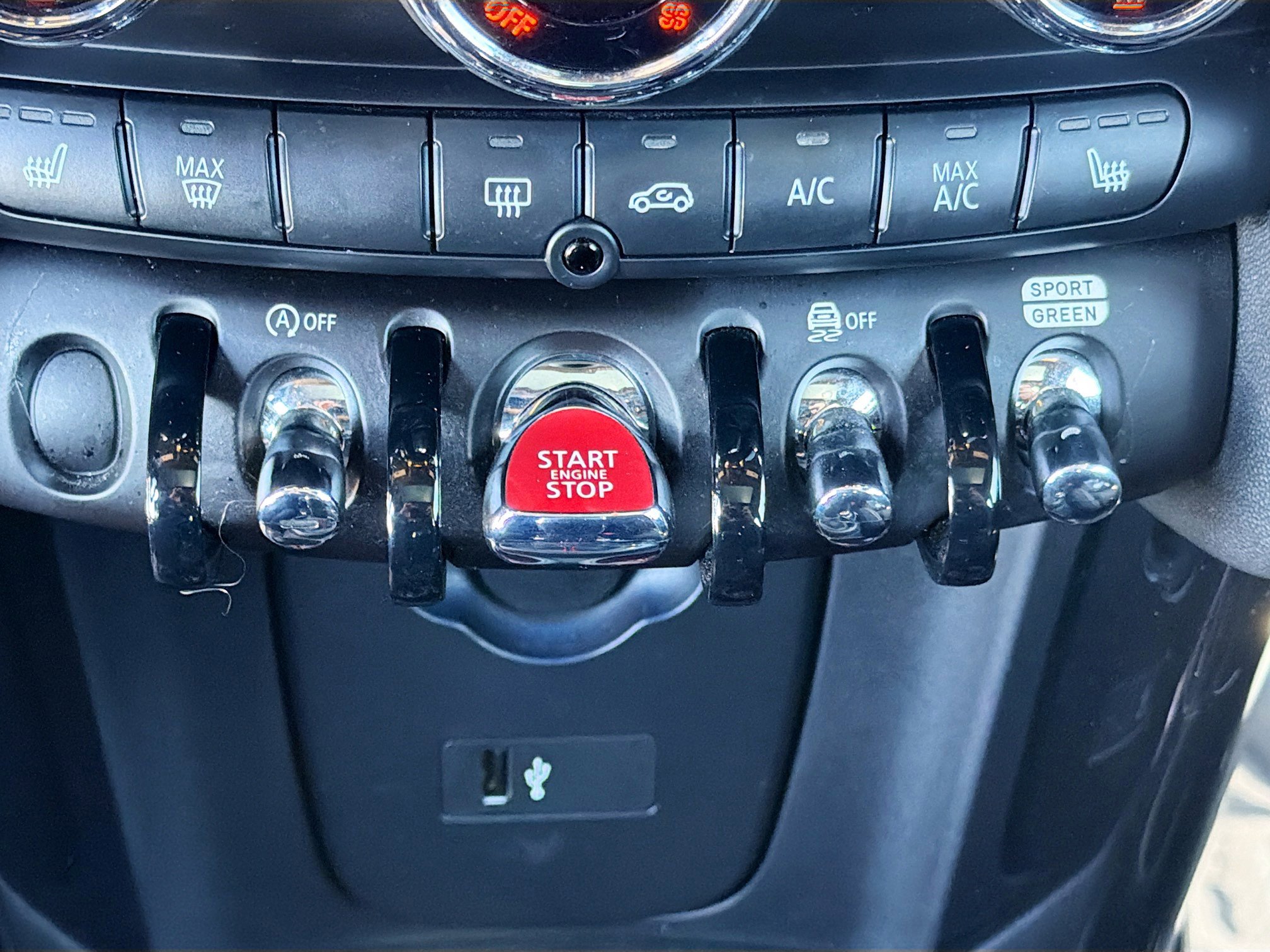 Used 2021 MINI Cooper S w/ 6.5" Touchscreen Package image 29