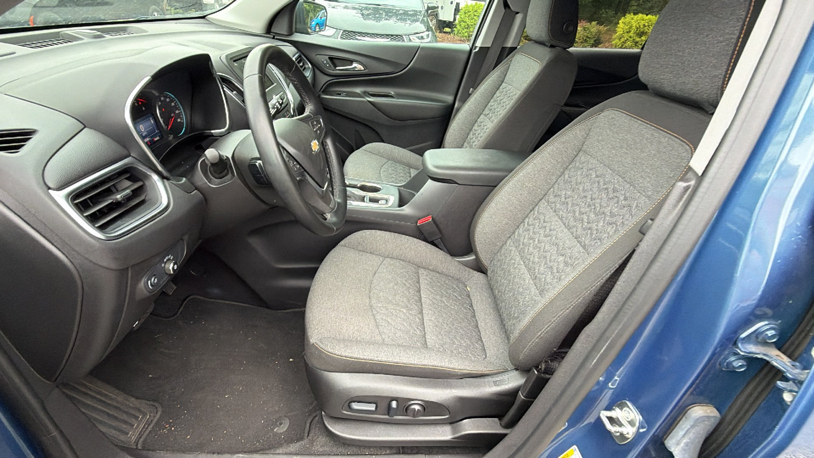 Used 2024 Chevrolet Equinox LT AWD/4WD image 16