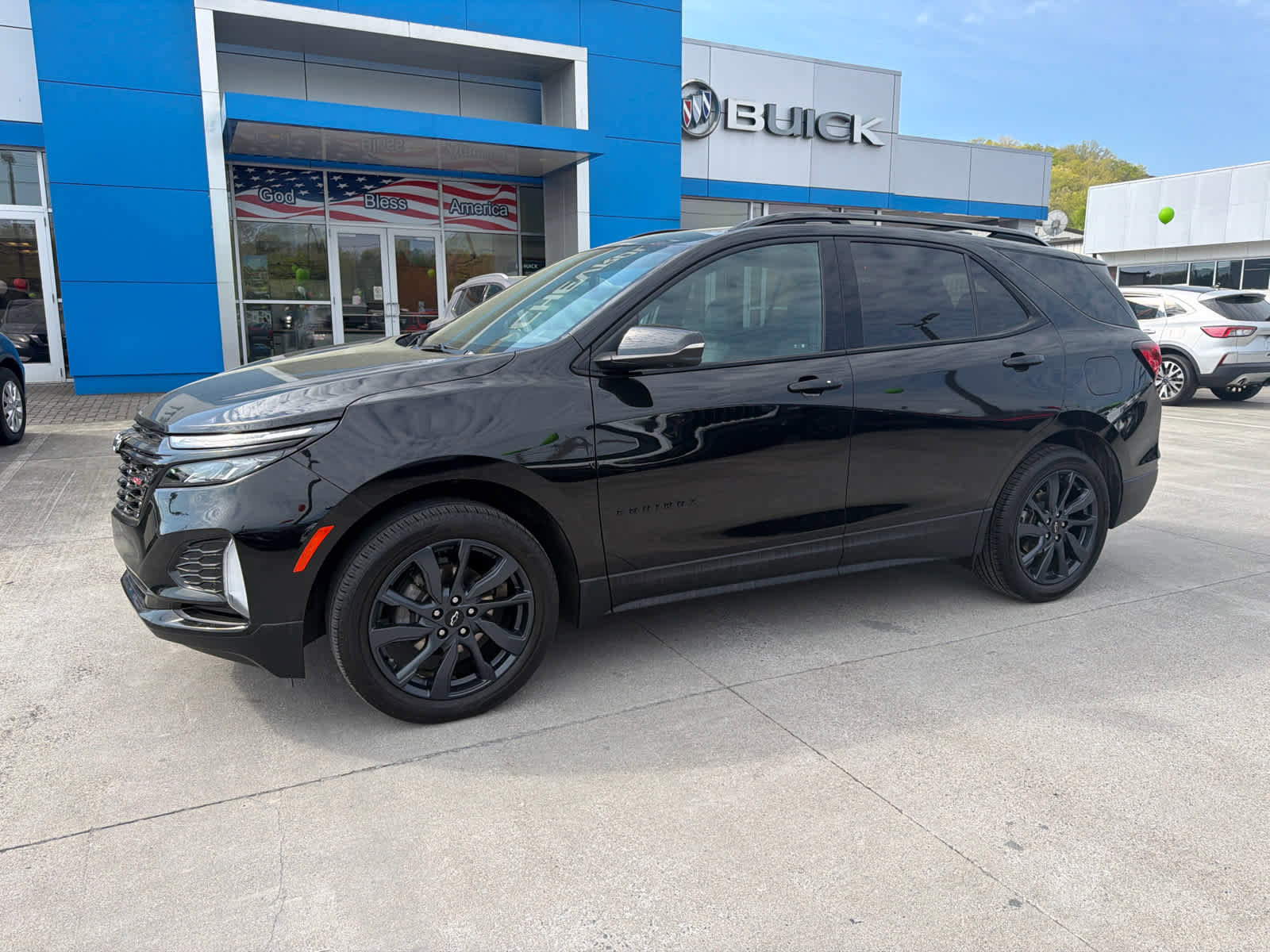 Used 2024 Chevrolet Equinox RS w/ RS Leather Package AWD/4WD image 2