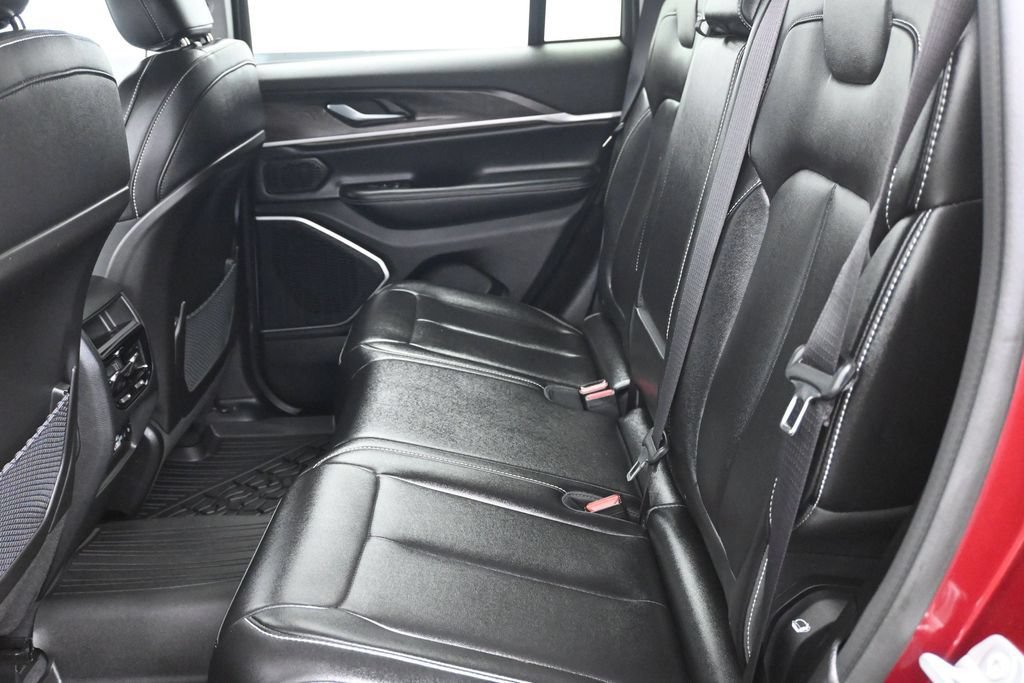 Used 2023 Jeep Grand Cherokee Limited AWD/4WD image 10