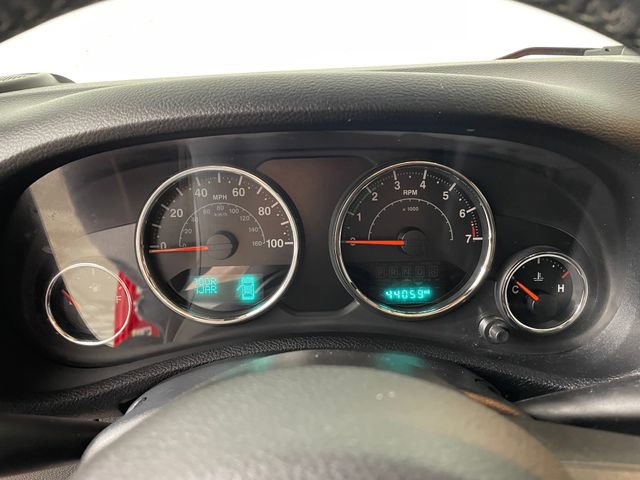 Used 2018 Jeep Wrangler Unlimited Sahara w/ Max Tow Package image 5