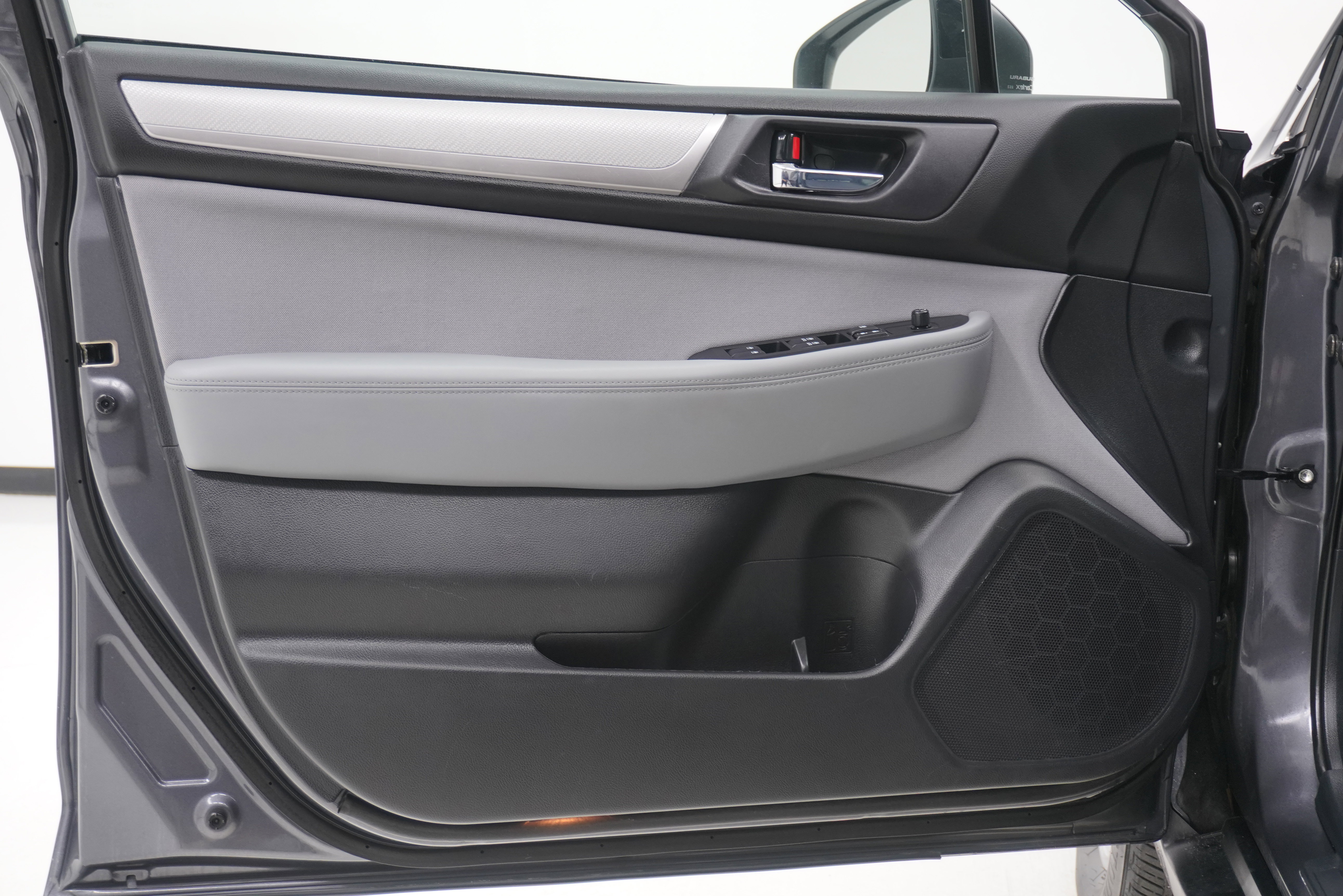 Used 2019 Subaru Outback 2.5i Premium image 13