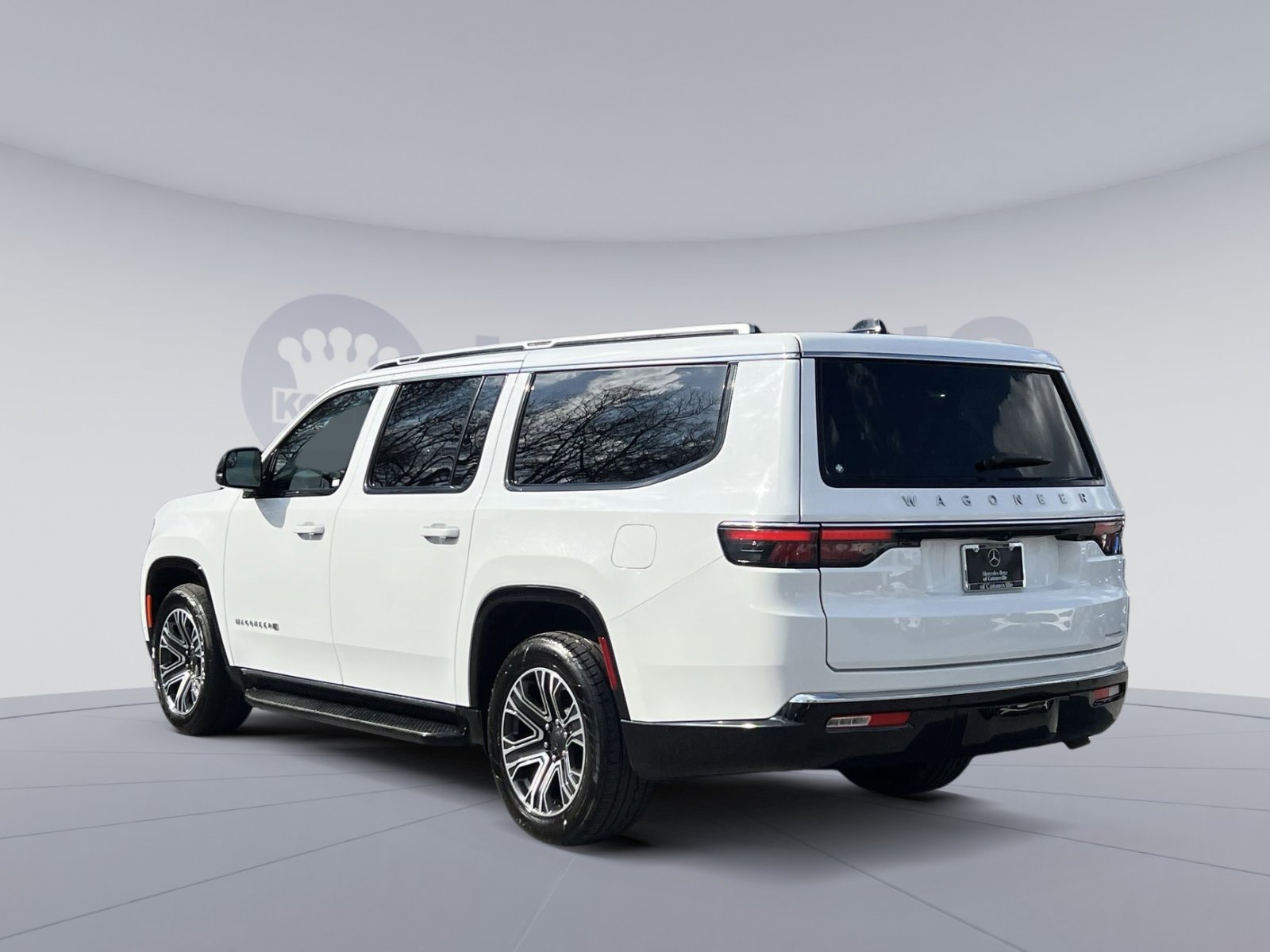 Used 2024 Jeep Wagoneer L Series II w/ Flexible Seating Group AWD/4WD image 4
