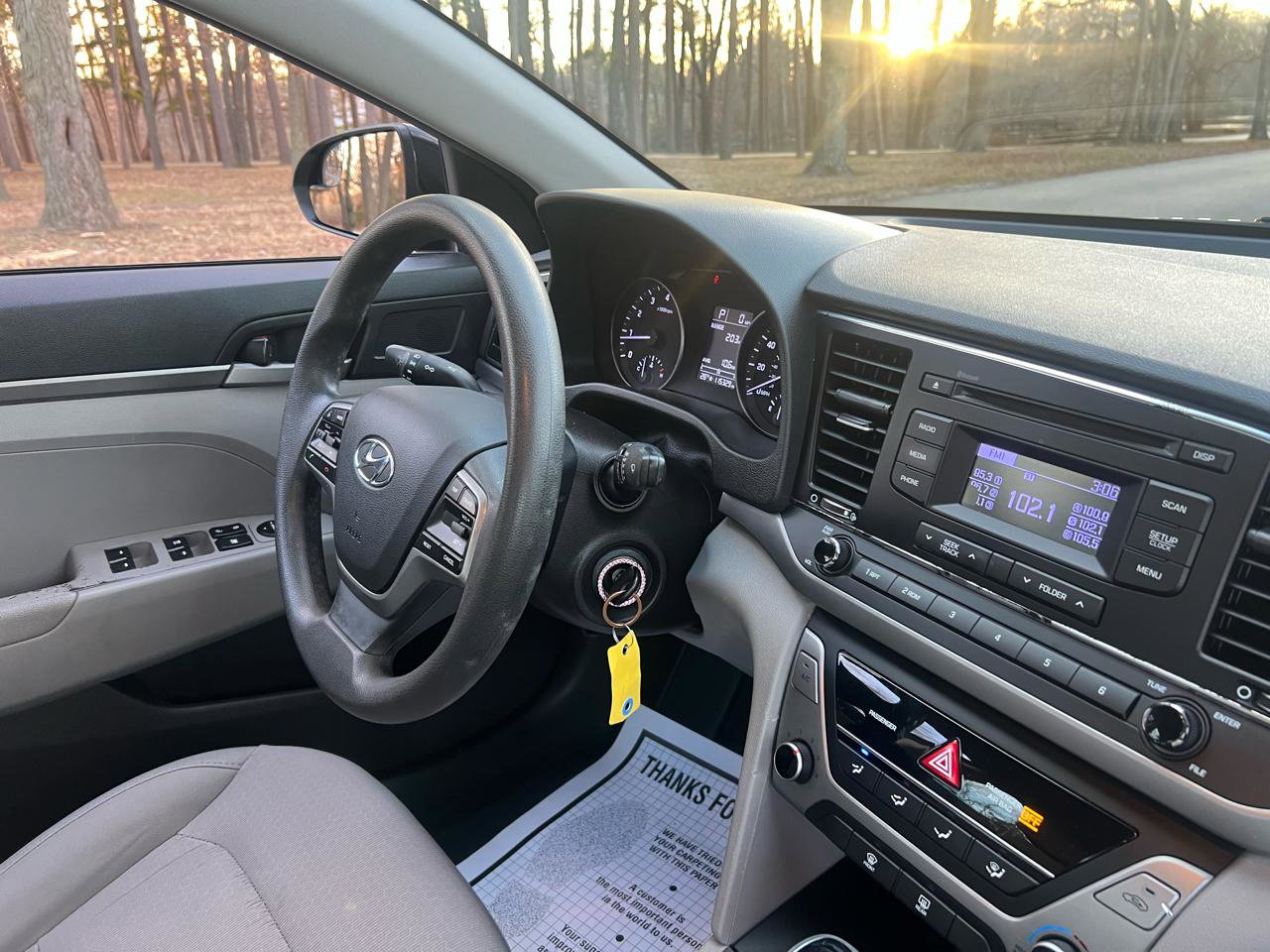 Used 2018 Hyundai Elantra SE image 21