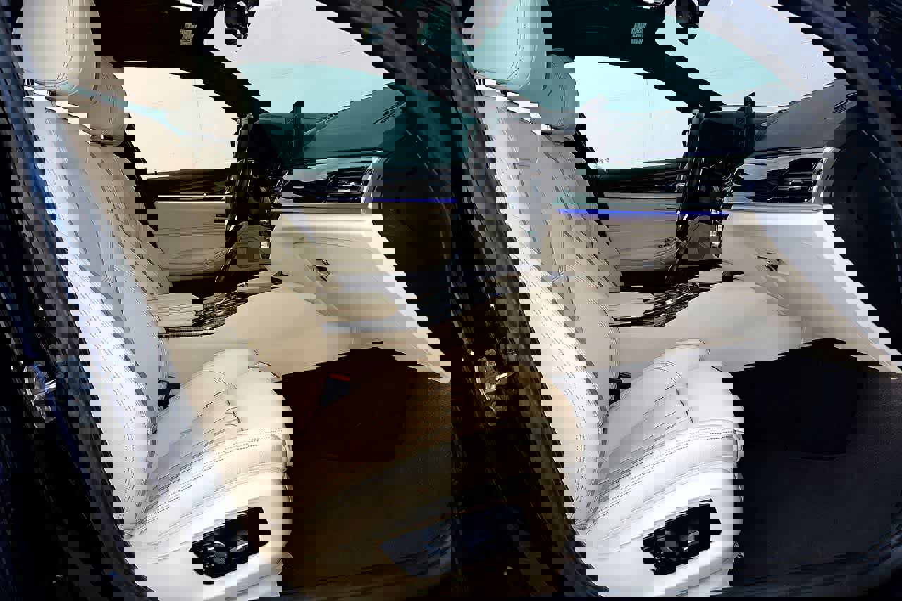 Used 2020 BMW 540i xDrive w/ Premium Package image 23