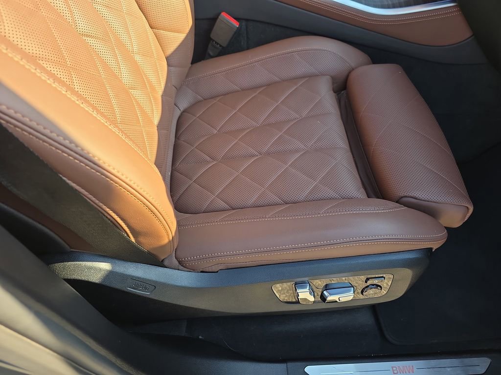 Used 2024 BMW X5 xDrive40i w/ Premium Package image 12