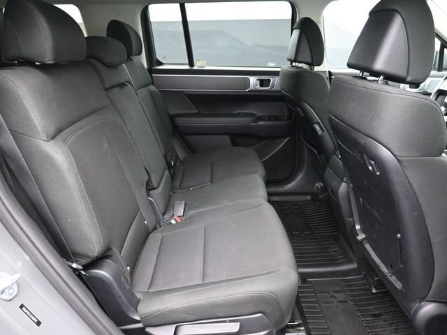 Used 2025 Hyundai Santa Fe SE FWD image 34