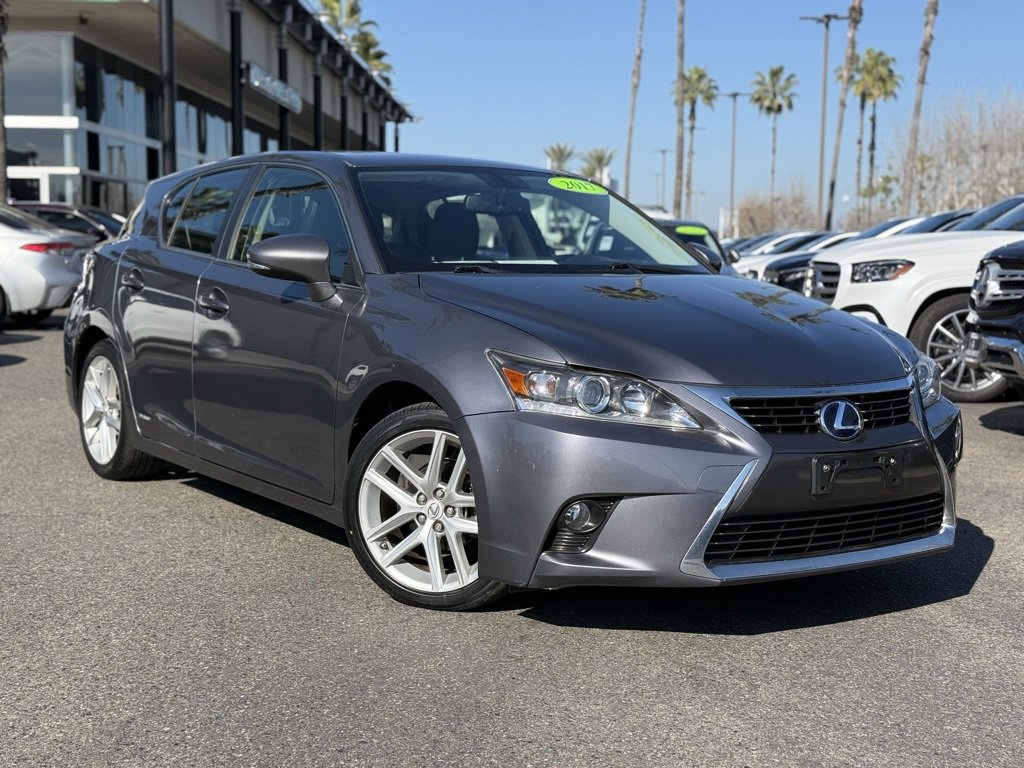 Used 2017 Lexus CT 200h image 1