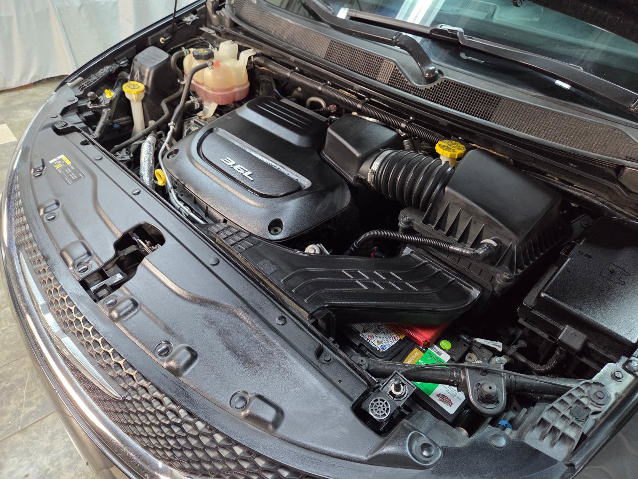 Used 2018 Chrysler Pacifica Touring Plus w/ Tire & Wheel Group image 8