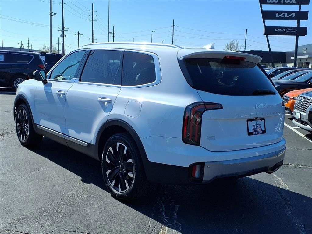 Used 2023 Kia Telluride SX image 2