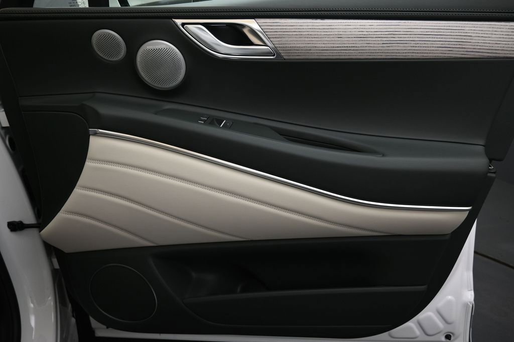 New 2026 Genesis GV80 2.5T Prestige AWD/4WD image 11