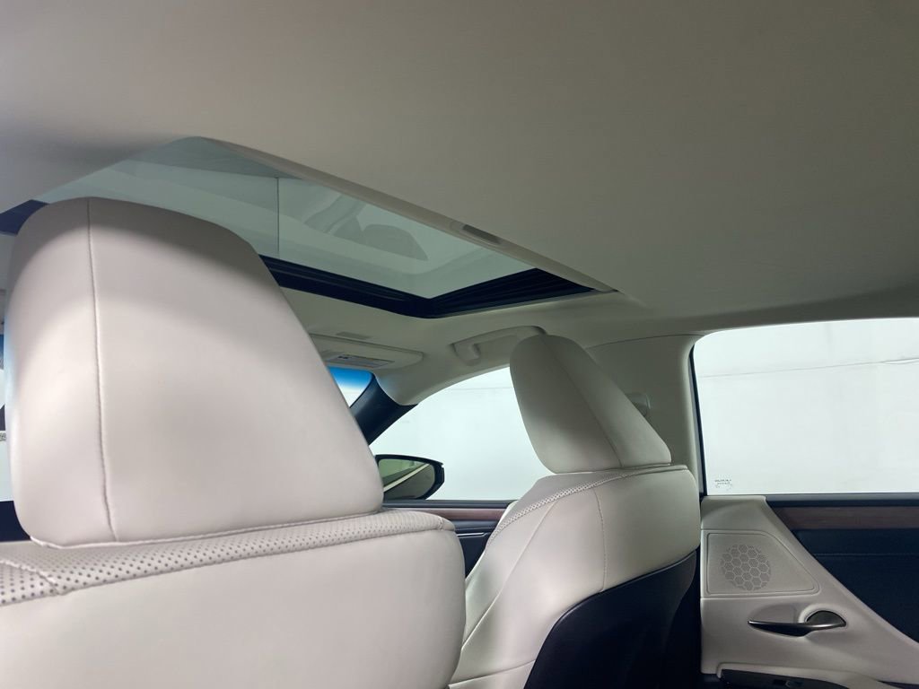 Certified 2023 Lexus ES 300h w/ Premium Package image 14