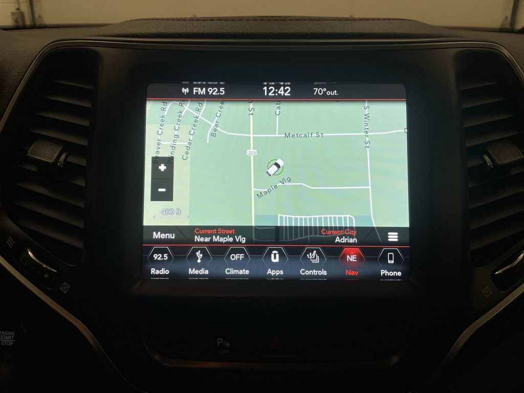 Used 2019 Jeep Cherokee Trailhawk w/ Comfort & Convenience Group AWD/4WD image 8