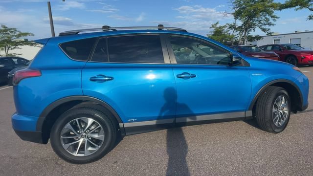 Certified 2018 Toyota RAV4 XLE AWD/4WD image 9