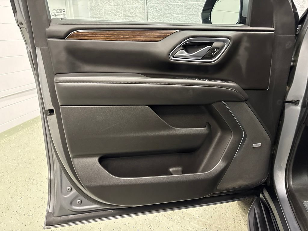 Used 2021 Chevrolet Suburban High Country AWD/4WD image 13