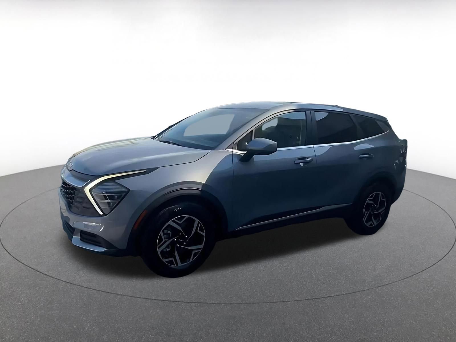 Used 2025 Kia Sportage LX image 7