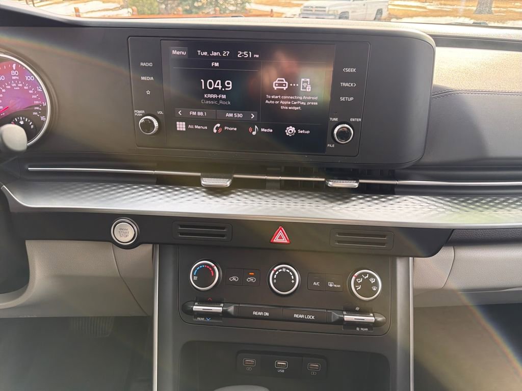 Used 2024 Kia Carnival LX image 23