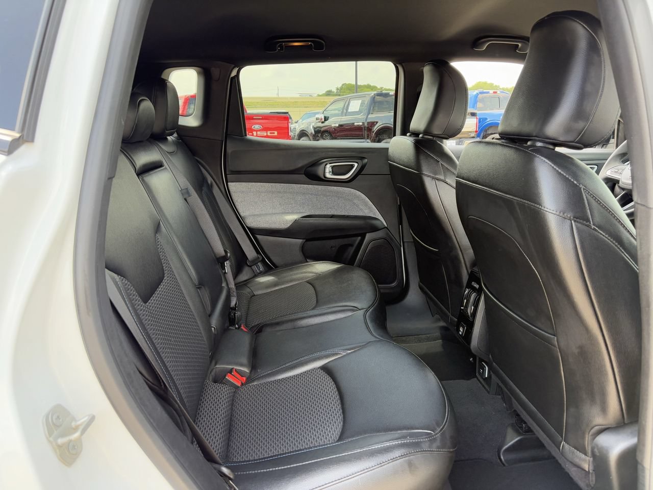 Used 2024 Jeep Compass Latitude AWD/4WD image 31