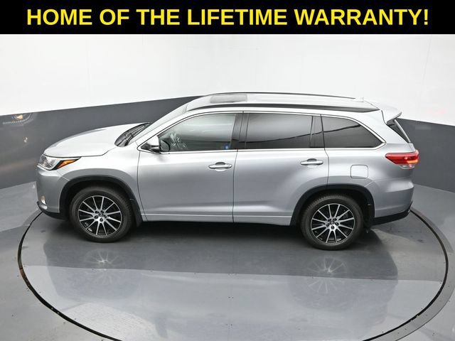 Used 2017 Toyota Highlander SE AWD/4WD image 47