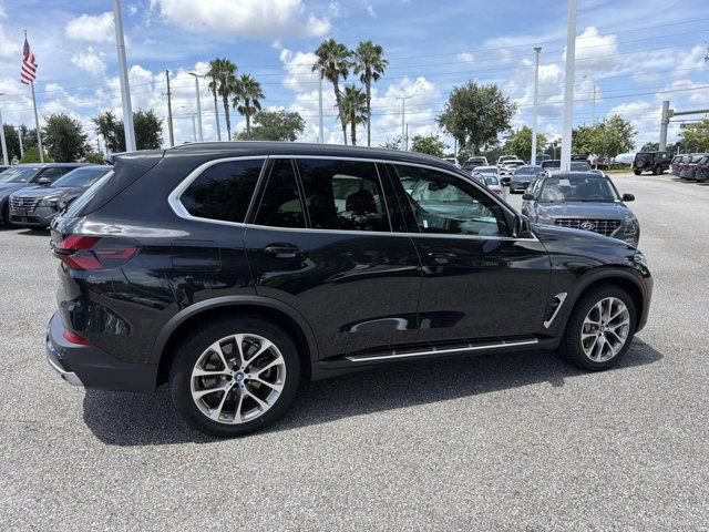 Used 2024 BMW X5 xDrive50e AWD/4WD image 2
