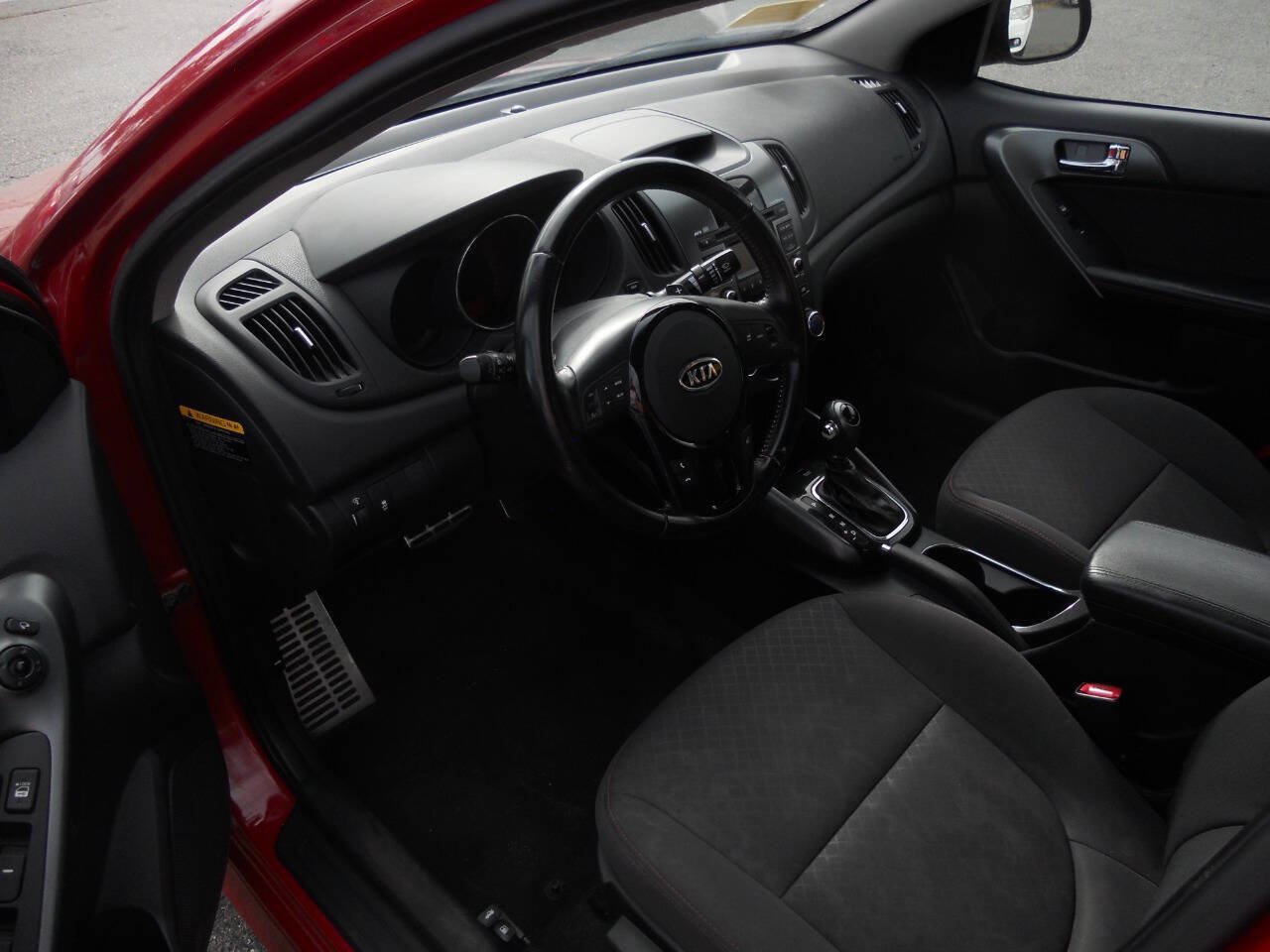 Used 2013 Kia Forte SX FWD image 5