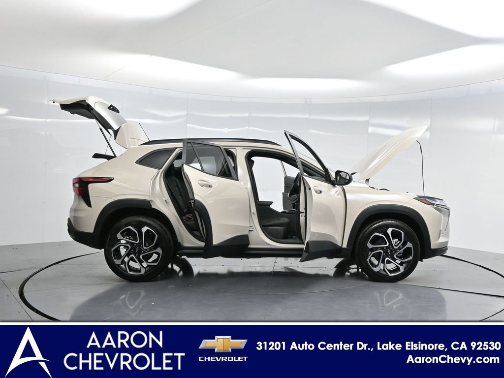 New 2026 Chevrolet Trax RS image 3