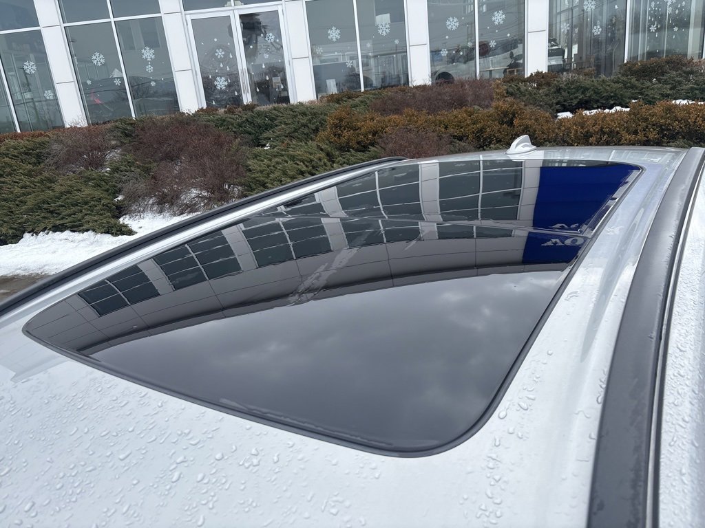 Certified 2023 Volvo XC60 B5 Plus w/ Climate Package image 10