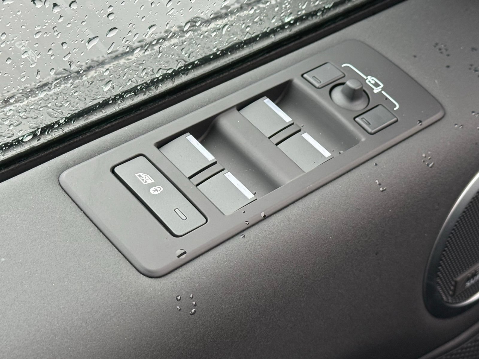 New 2026 Land Rover Discovery S AWD/4WD image 41