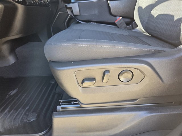 Used 2025 Chevrolet Silverado 2500 LT w/ Convenience Package image 28