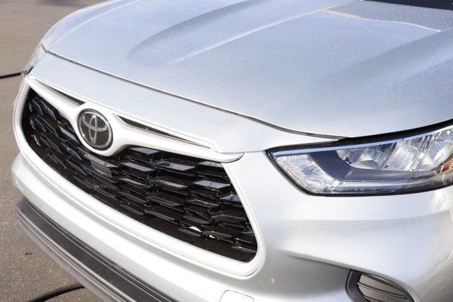 Used 2020 Toyota Highlander L image 8