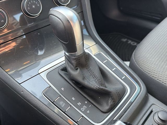 Used 2019 Volkswagen Golf S image 19