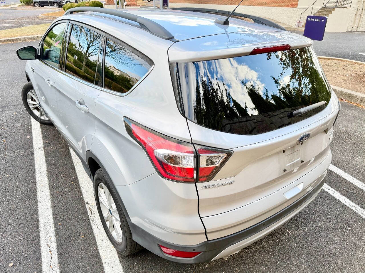 Used 2017 Ford Escape SE w/ SE Leather Comfort Package image 12