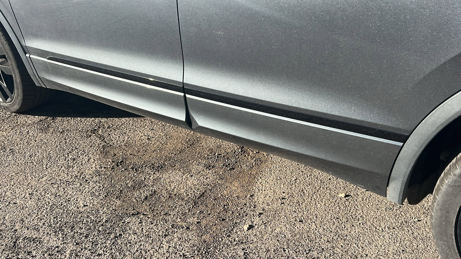 Used 2020 Volkswagen Tiguan SE R-Line image 10