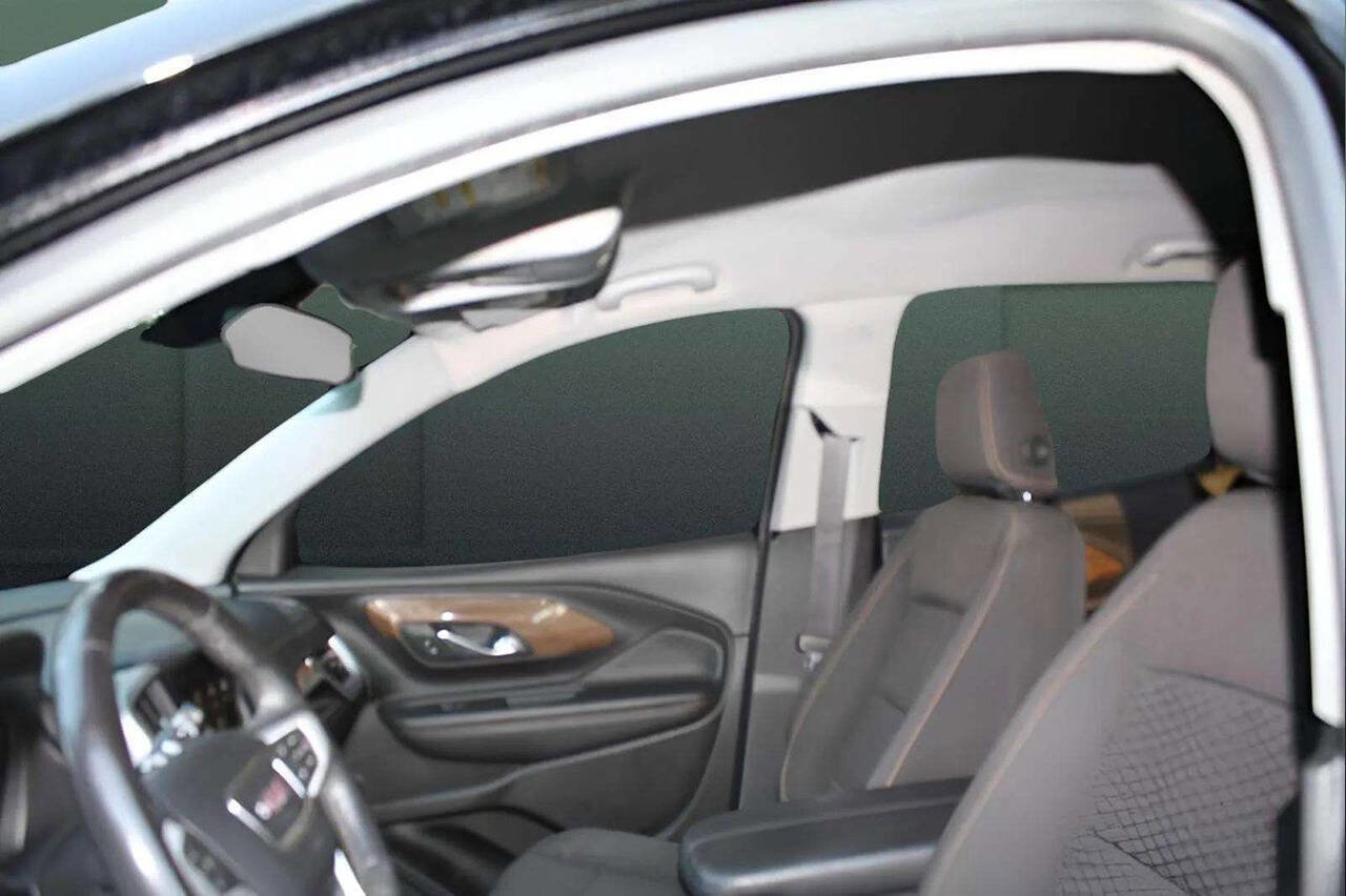 Used 2018 GMC Terrain SLE w/ Driver Convenience Package image 15