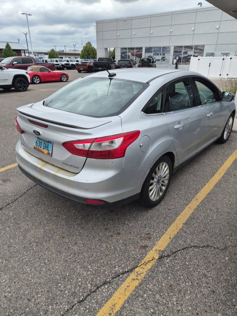 Used 2012 Ford Focus Titanium FWD image 2