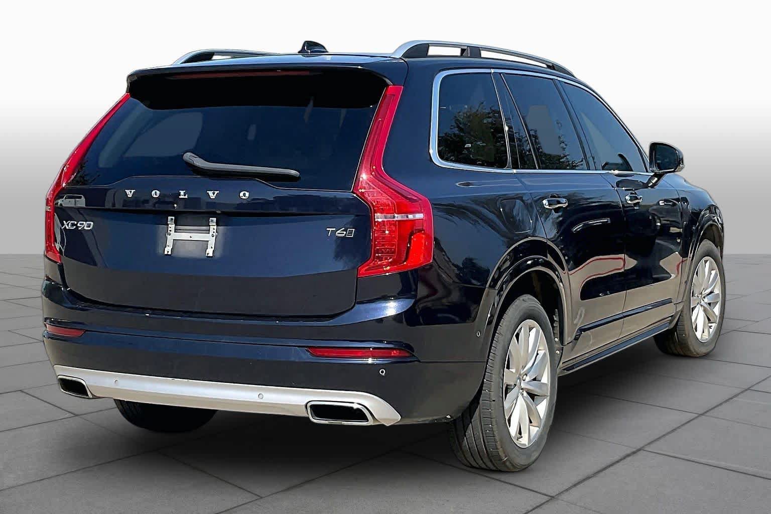 Used 2016 Volvo XC90 T6 Momentum w/ Convenience Package AWD/4WD image 13