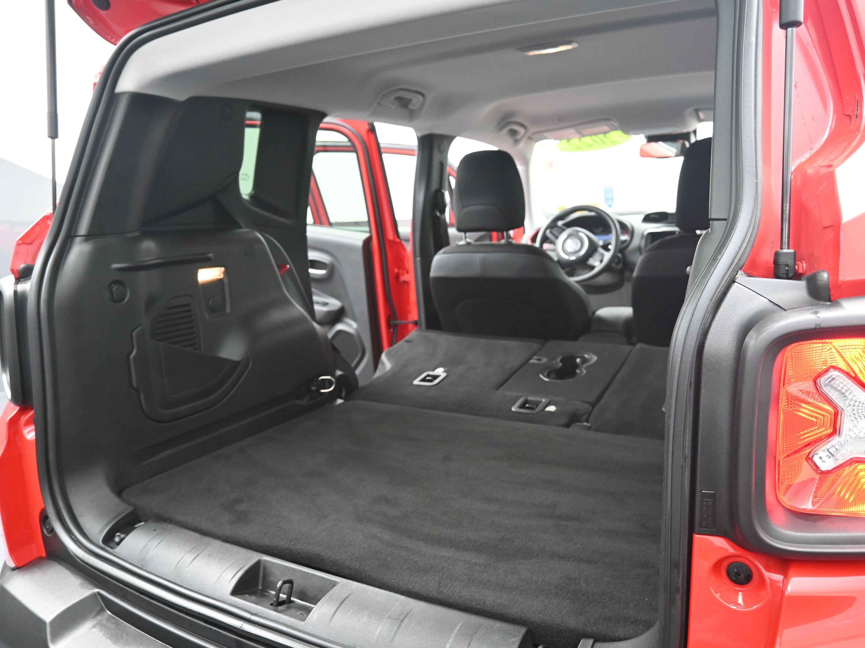 Used 2022 Jeep Renegade Latitude w/ Convenience Group image 23