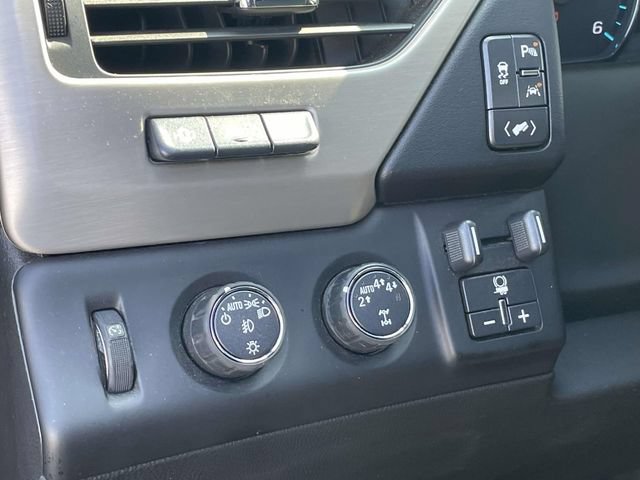 Used 2017 GMC Yukon Denali w/ Open Road Package AWD/4WD image 21