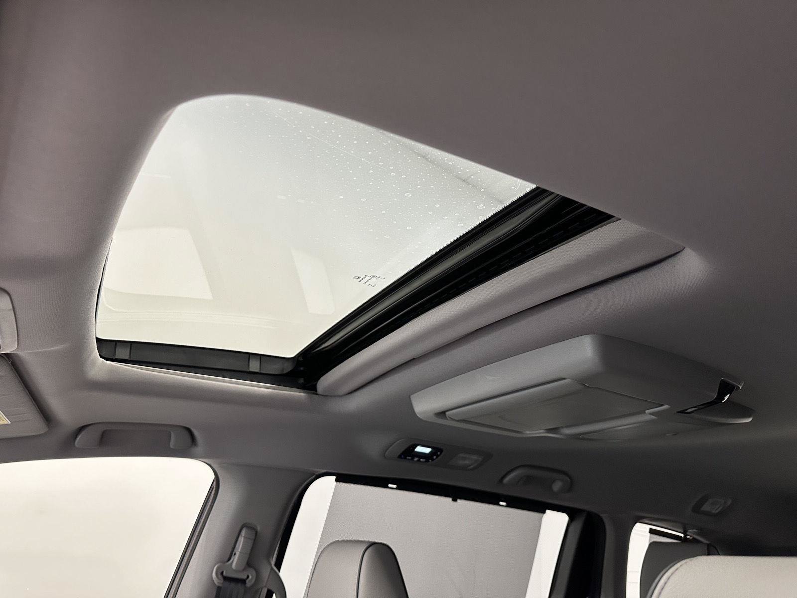 Certified 2024 Honda Odyssey Elite image 18