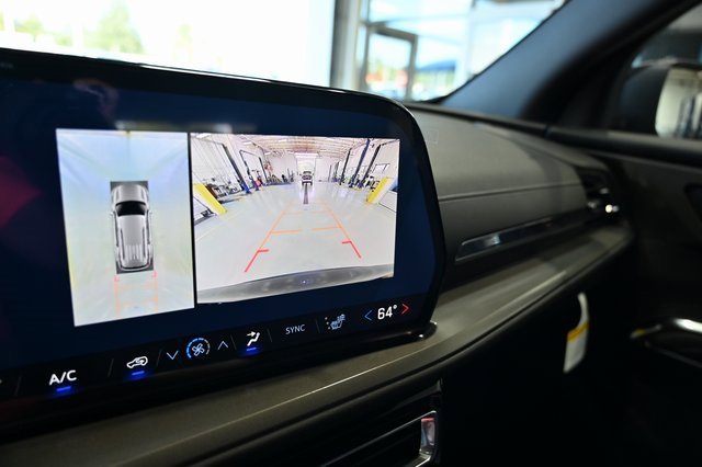 New 2026 Chevrolet Traverse LT w/ Driver Confidence Package image 17