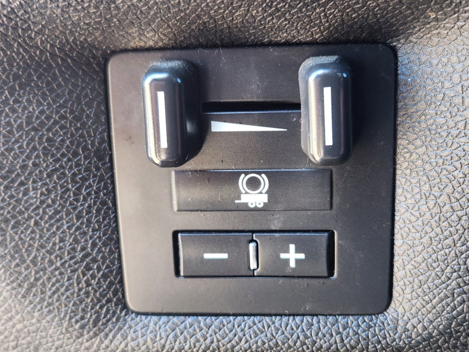 Used 2013 GMC Sierra 3500 SLE w/ SLE Preferred Package image 29