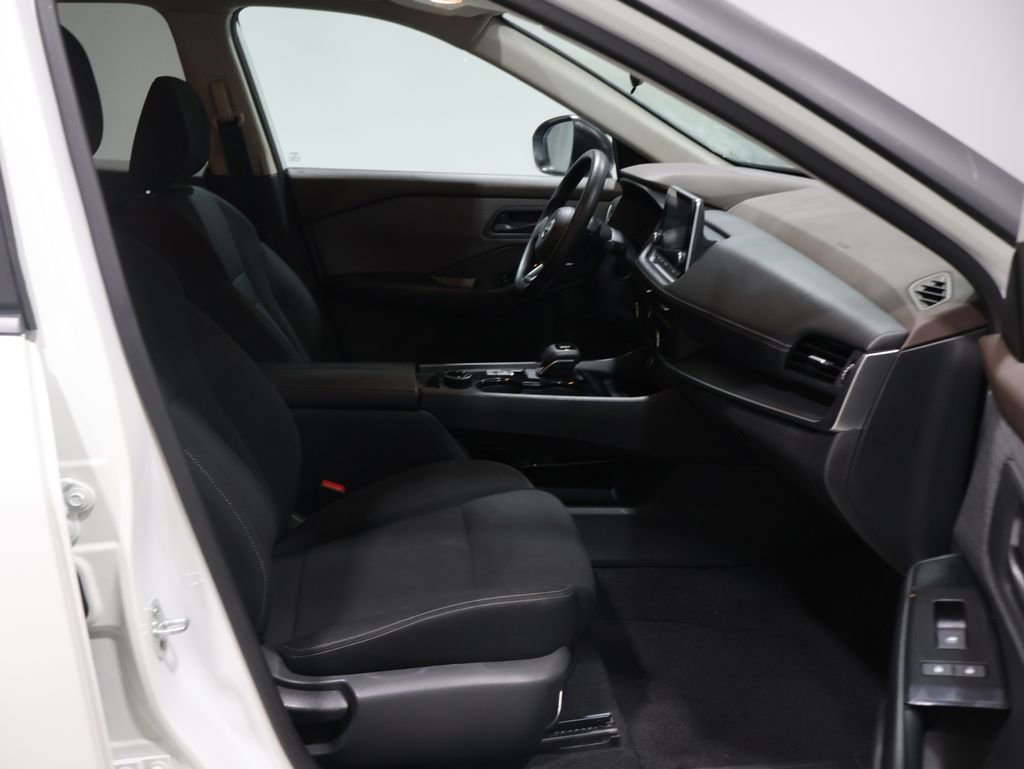 Used 2023 Nissan Rogue S image 22