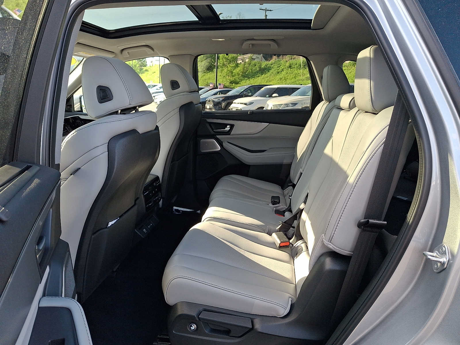 Certified 2026 Acura MDX w/ Technology Package AWD/4WD image 10