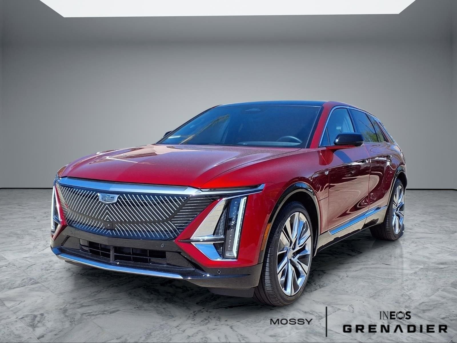 Used 2024 Cadillac Lyriq Luxury w/ LPO, Floor Liner Package AWD/4WD image 4