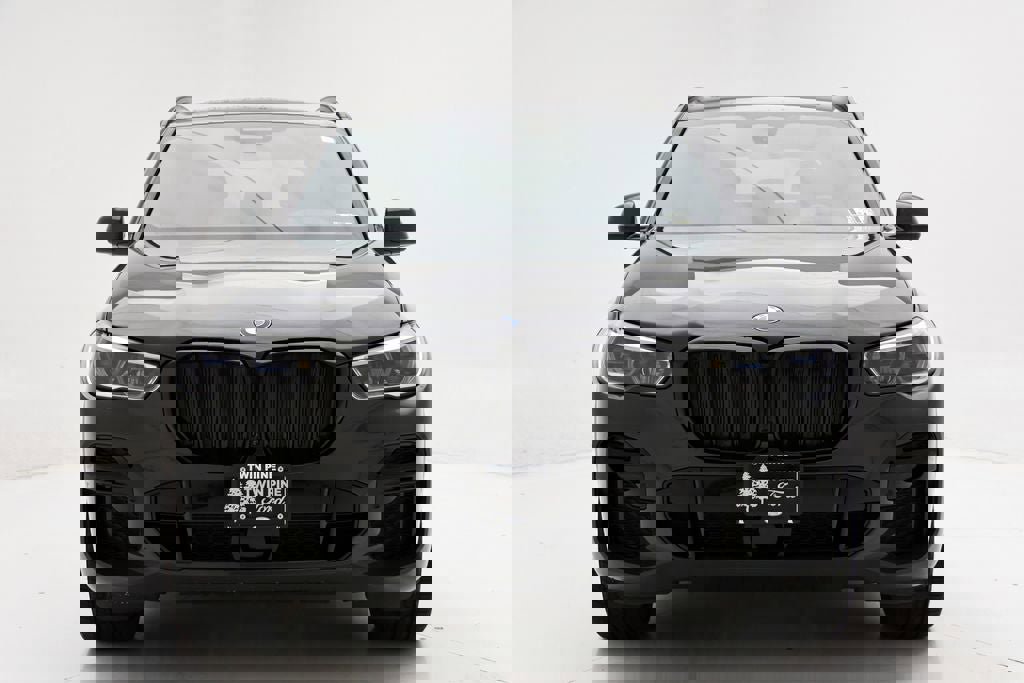 Used 2022 BMW X5 M50i w/ Executive Package image 3