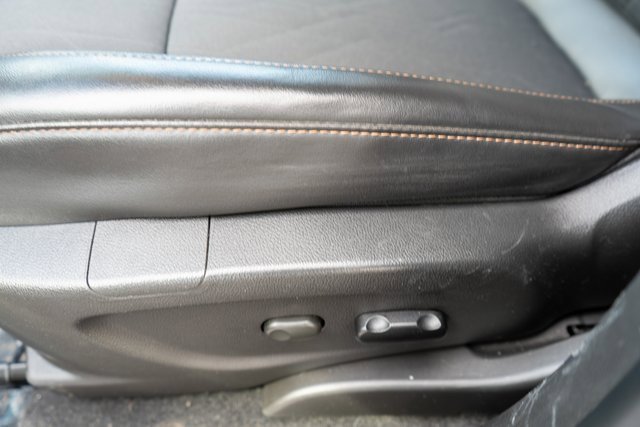 Used 2022 Chevrolet Trax LT w/ LT Convenience Package image 20