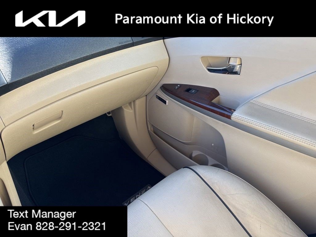 Used 2011 Toyota Venza AWD image 30