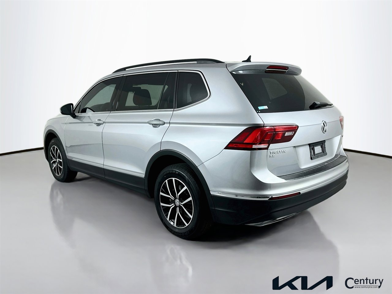 Used 2021 Volkswagen Tiguan SE AWD/4WD image 7